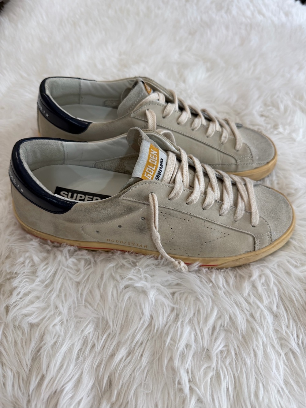 Golden Goose Men’s Suede Low-Top Sneakers in Beige with Navy Heel Size 40 US 7